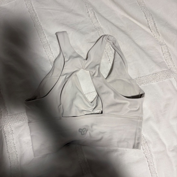 TnAction Sports Bra – White Size XS - Picture 2 of 3